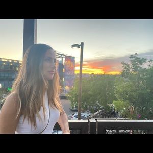 Meet your Posher, Adela